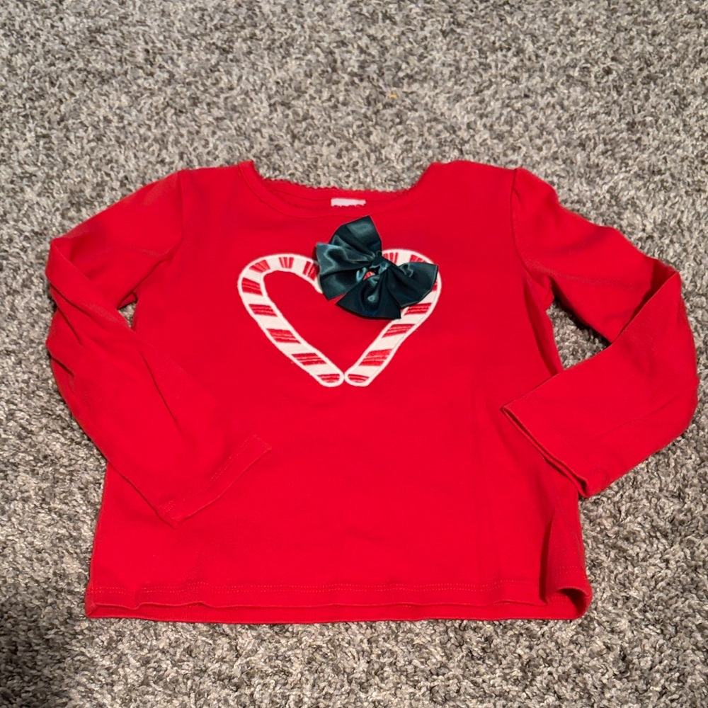 4T toddler girls holiday shirt with candy cane heart graphic and green bow
